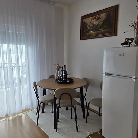 Marija Apartman Mimice